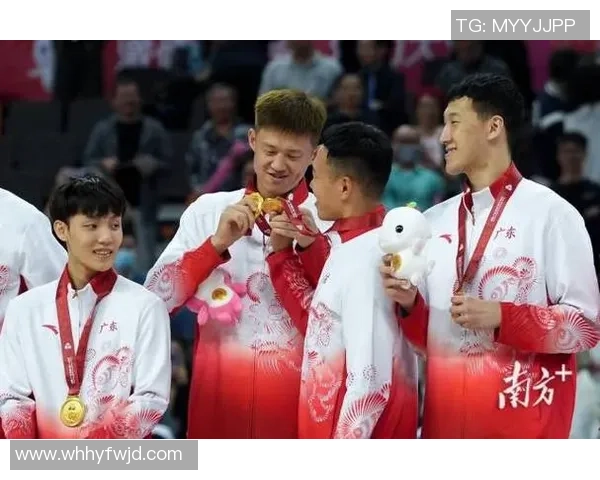 泪洒赛场,荣耀加冕:中国队混团世界杯冠军大合照背后的温情与力量