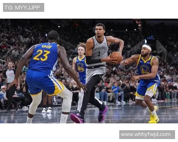 铁血重塑！唐斯强硬顺下“撞碎”防守神话：这一记2+1，他在文班亚马面前打出了职业生涯最硬一战